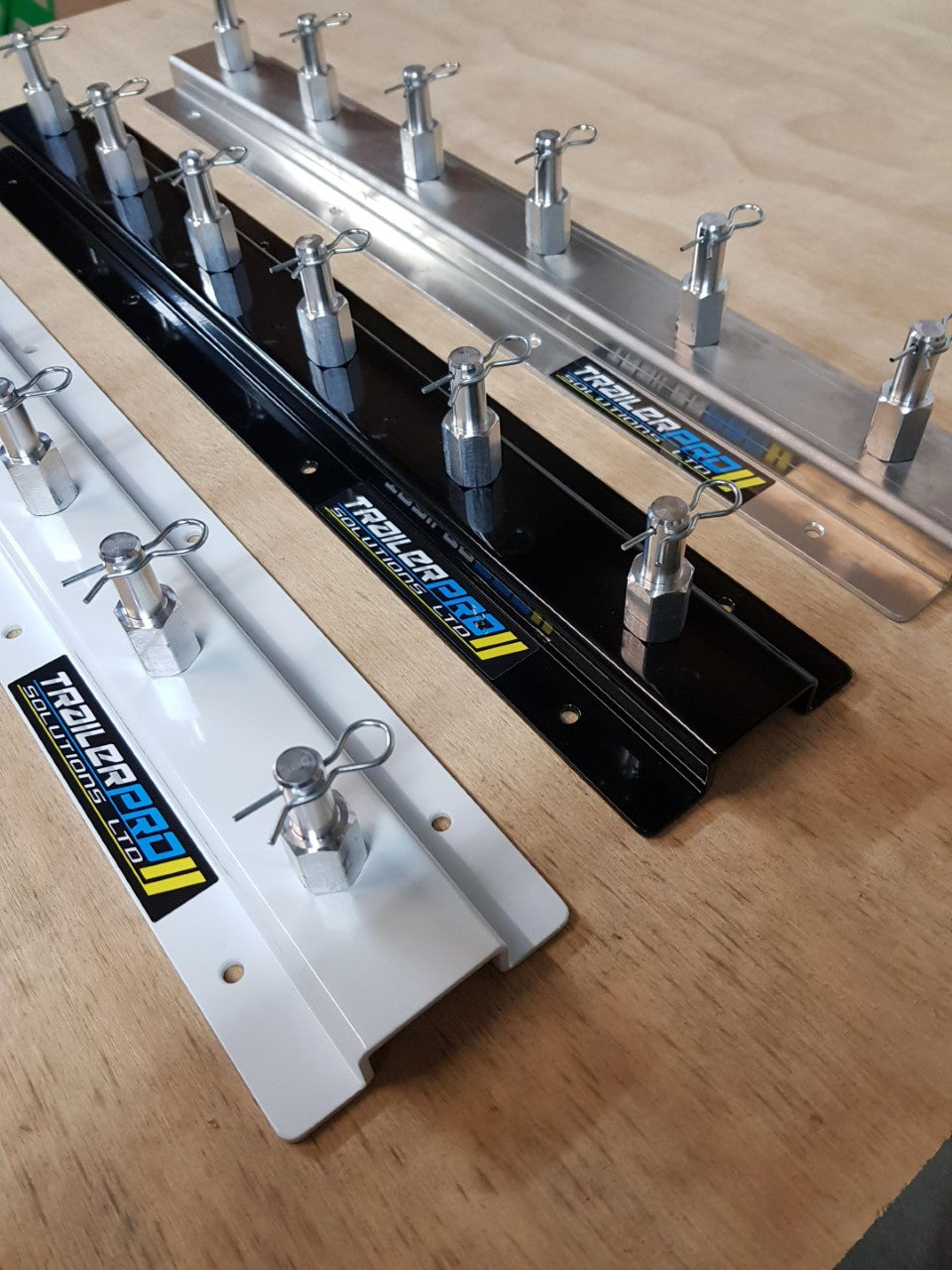 Shock Holder, Wall Mount, "Aluminium